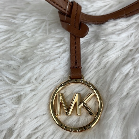 MICHAEL KORS ~ Ivy Large Clutch Crossbody Luggage ~ Vegan Faux Leather ~ NWT! - Picture 3 of 12